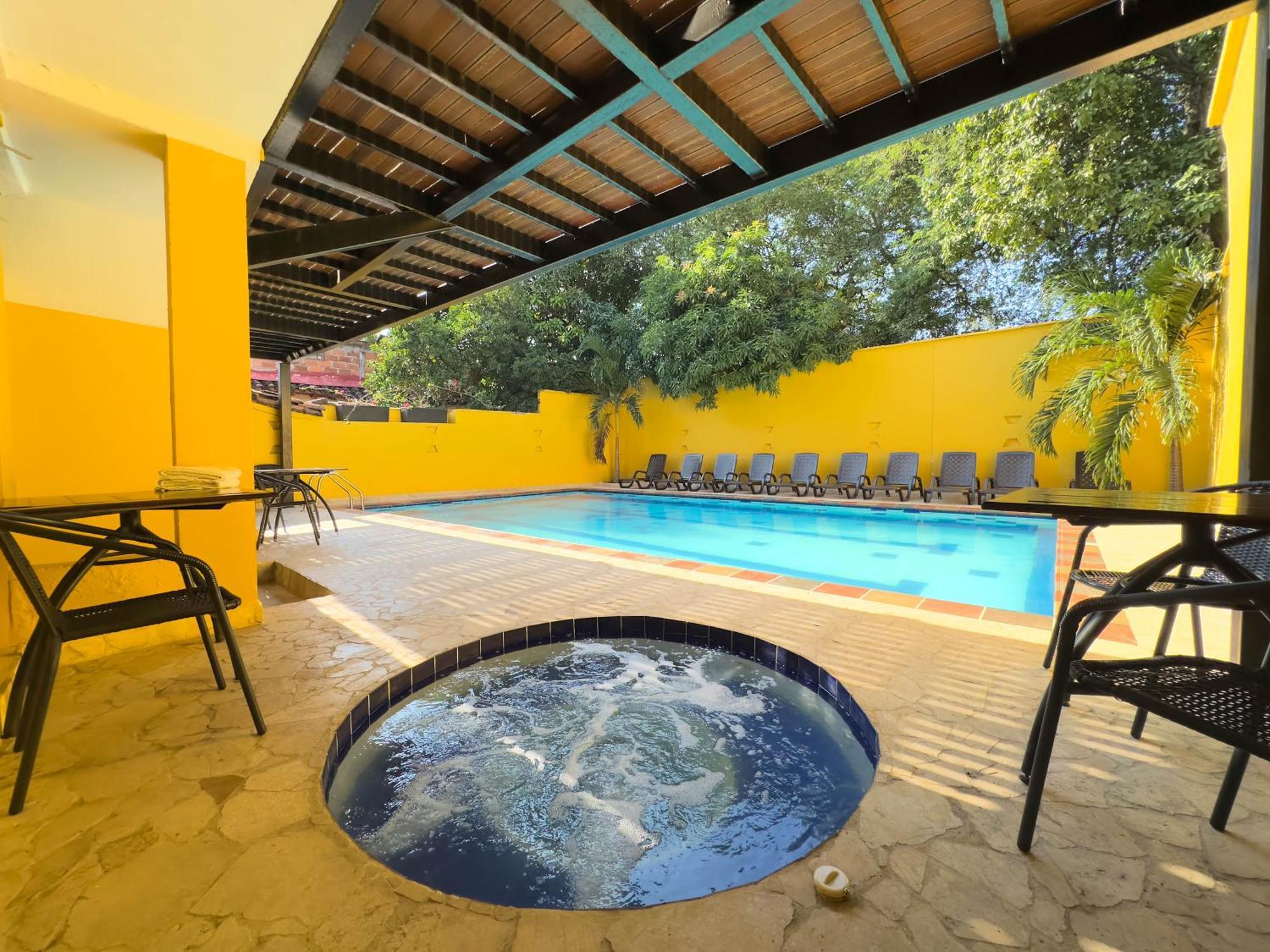 Curazao Hotel -Centro Historico- Santa Fe de Antioquia Exteriör bild